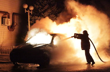 &lt;p&gt;В Киеве продолжают поджигать машины&lt;/p&gt;
