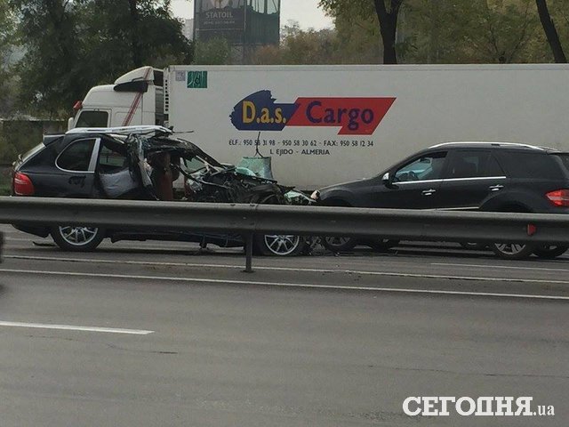 На Столичном шоссе зажегся автомобиль: при въезде Киев создалась тянучка