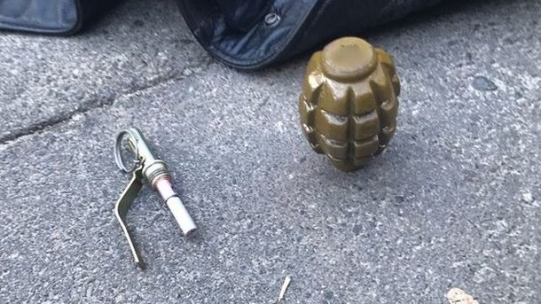 Киевская полиция задержала мужчину с гранатой, фото kyiv.npu.gov.ua