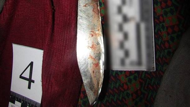 Разъяренный гость набросился с ножом на хозяина. Фото ГУ НП в Киевской области